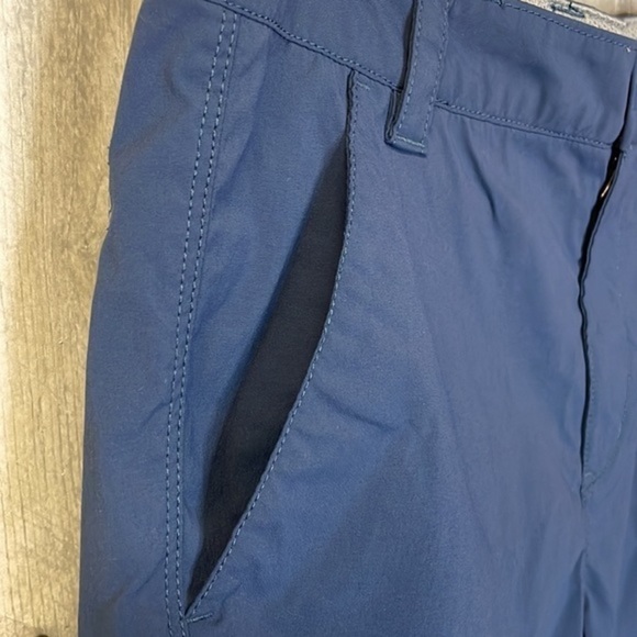 THE North Face boys blue moisture wicking shorts w/ adjustable waistband. XL - Picture 3 of 16